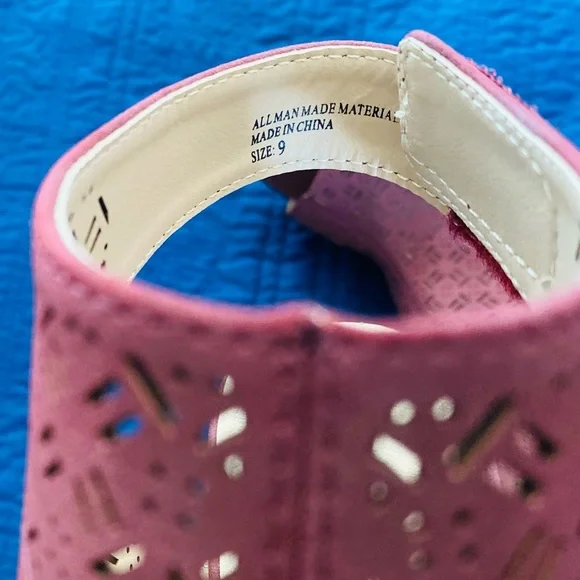 Restricted Heels BNWT - Picture 4 of 6